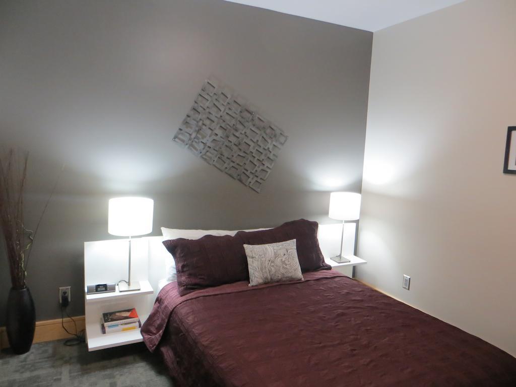 Suites At 118 블루밍턴 객실 사진